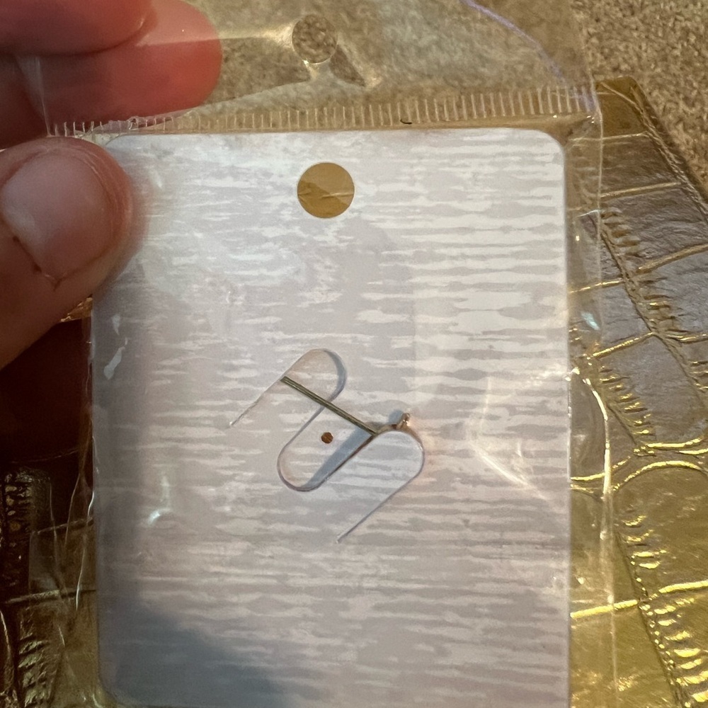 Gold and Silver Floral Brooch with Crystal Details - Picture 4 of 5